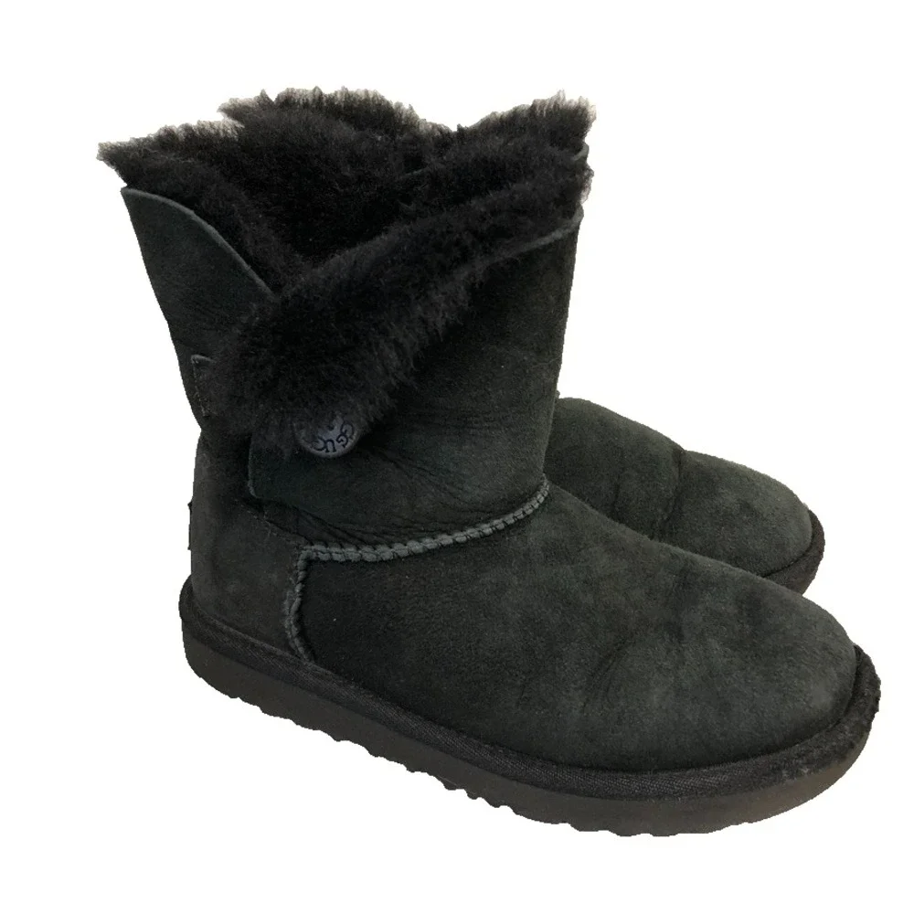 Ugg Bailey Button‎ II Boots Girls 2 Black Suede Shearling Lined Pull On Winter